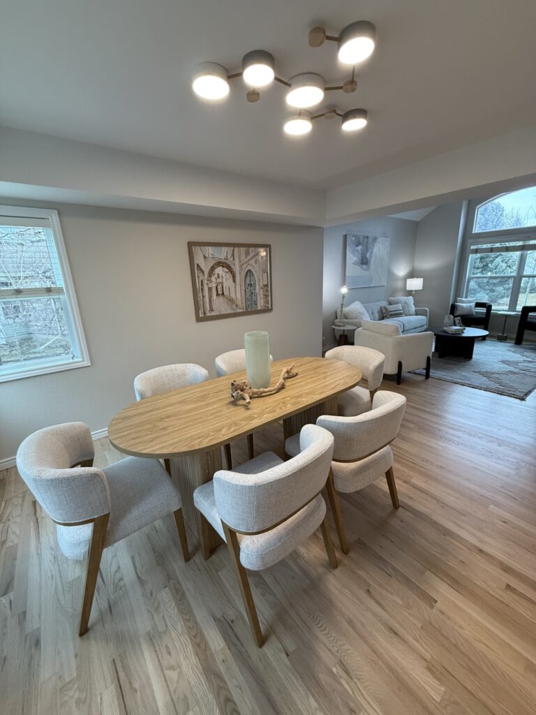 Dining room Rim Rock Boulder - KISS Designs
