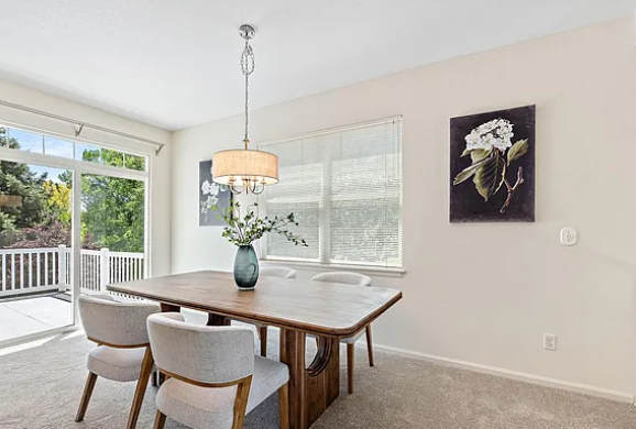 dining room 6 staged by KISS Designs.jpg